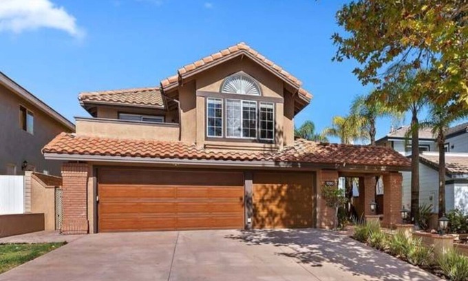 Corona Casa | Cozy room w pool/spa/gym access & panoramic view of the city! Mins from Disney!