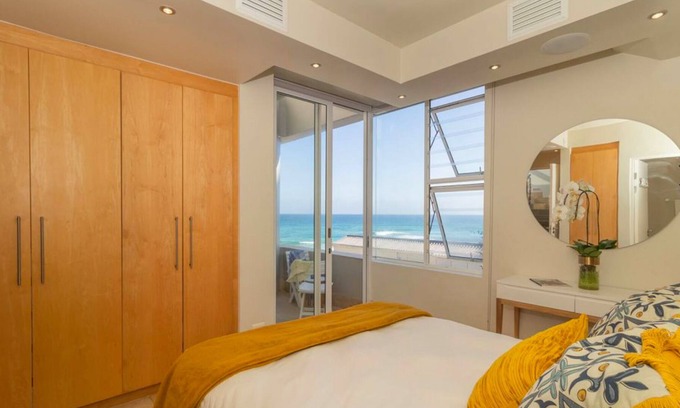 Herolds Bay Casa | Cozy Room With a Partial sea View