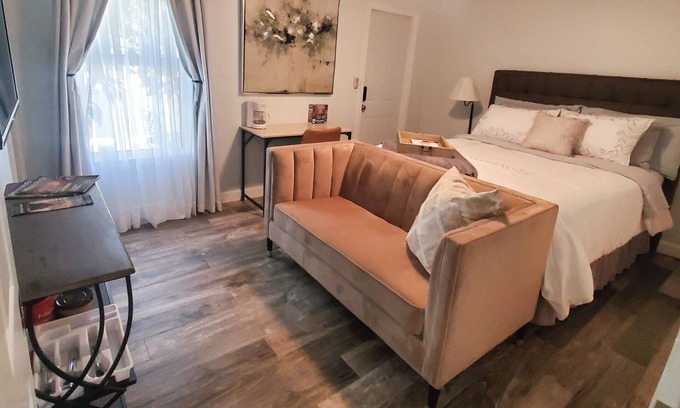 Florida Ridge Casa | Cozy room with separate entrance and private bathroom.