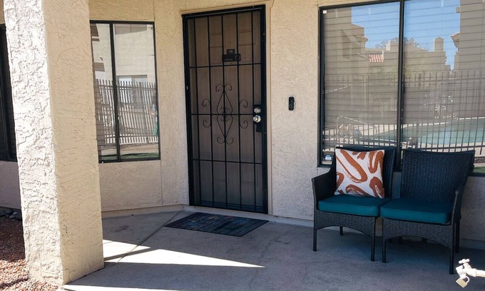 Lake Biltmore Village Condominio | Cozy Room with the Lake access and near restaurant