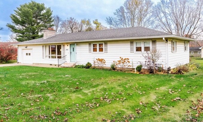 Bloomington Casa | Cozy, Roomy Ranch near IU Stadiums