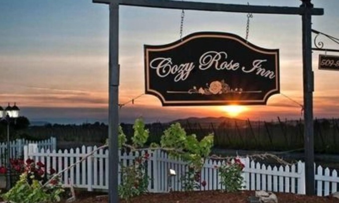 Grandview Cama Y Desayuno | Cozy Rose Inn