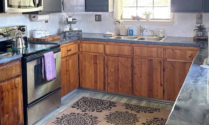 Mead Casa | Cozy rural home Great for a fishing trip or a visit to Choctaw Casino