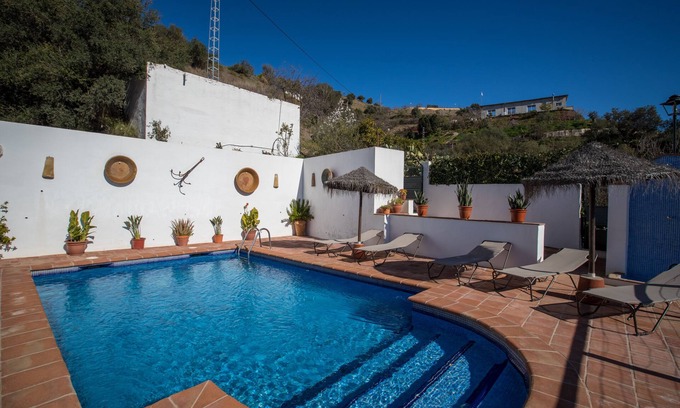 Almogia Cabaña | Casa rural acogedora con piscina y barbacoa en plena naturaleza.