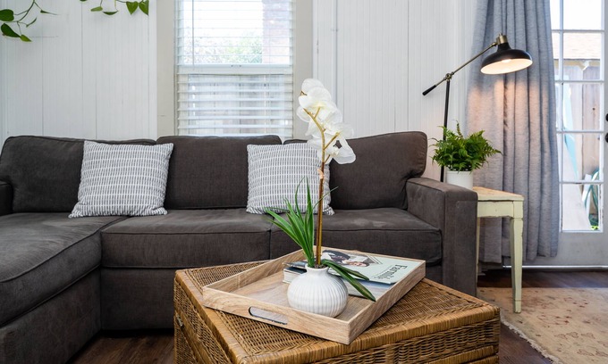 Salinas Casa | Cozy & Rustic APT w/ All Amenities near Monterey