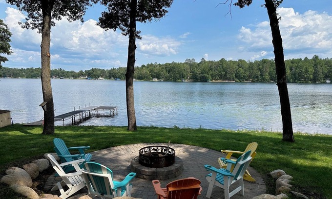 Nisswa Cabina | Cozy rustic cabin with WIFI, near Nisswa and on the Gull Lake Chain!