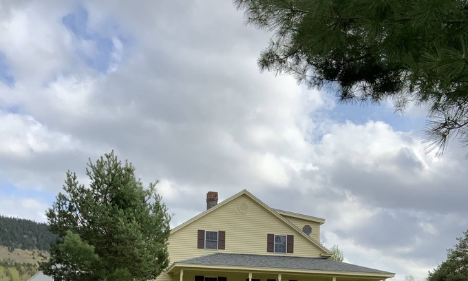 Northeast Somerset Casa | Cozy Rustic Home with Dock on Moose River