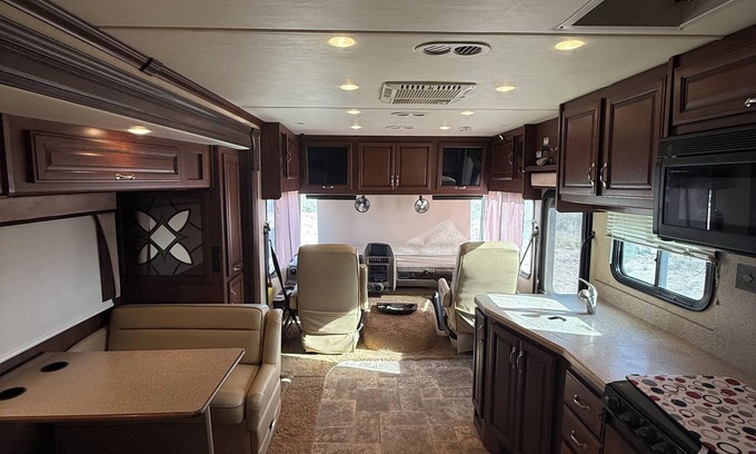 Lakewood Casa | Cozy RV in Lakewood New Mexico perfect for oilfield professionals or vacationers
