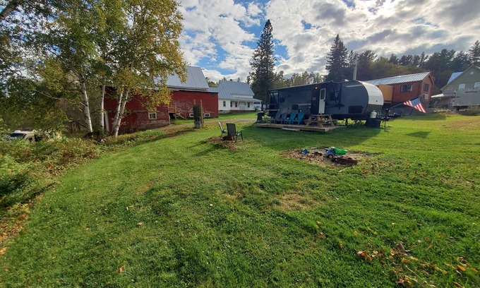Eustis Casa | Cozy RV in Sylvester Farm Campground and Cabins.