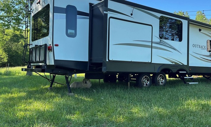 Rutherfordton Casa | Cozy RV on farm property in Rutherfordton with AC, WiFi