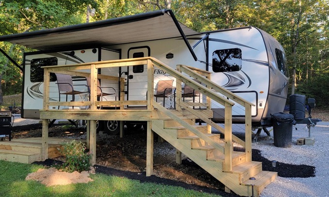 Battletown Casa | Cozy RV on the river.