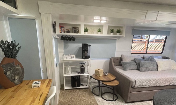Aztec Casa | Cozy RV on working farm. 1 bedroom with queen size bed, 2 twin size beds.