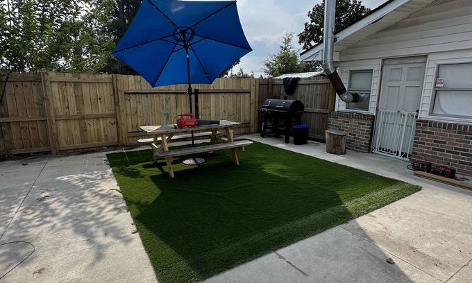 Lynn Haven Casa | Cozy RV parking minutes away from beaches and shopping