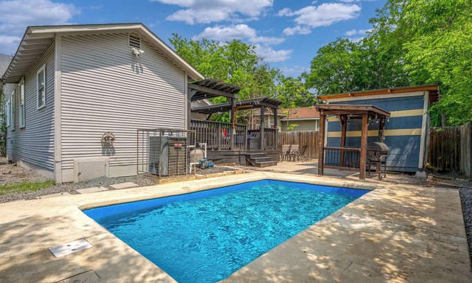Denver Heights Casa | Cozy SA Home W/ Pool & Hot Tub! Minutes to Downtown, Alamo Dome, &Frost Center