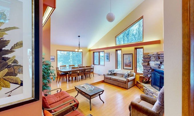 Bayshore - Klatt Casa | Cozy sanctuary with indoor hot tub, mountain views, & decks - dog-friendly