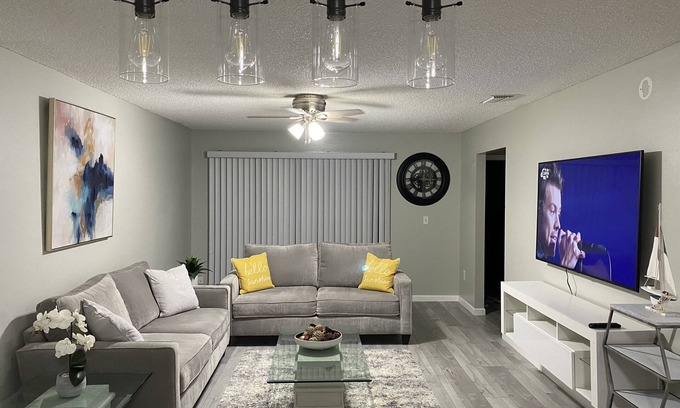 Whitfield Casa | Cozy Sarasota home near beaches downtown airport Anna Maria Island, Siesta Beach