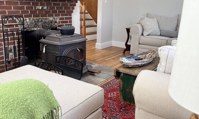 Scarborough Casa | Cozy Scarborough home 2 miles from beaches