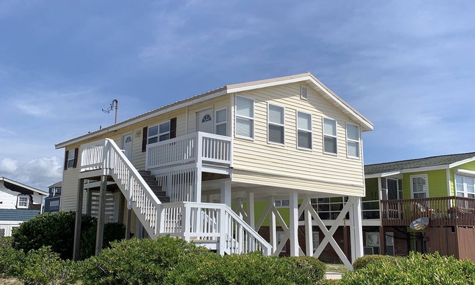 Ocean City Beach Casa | Cozy, Sea View Cottage just steps away from the ocean!