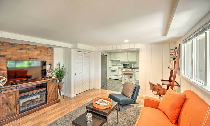 Bryn Mawr-Skyway Apartamento | Cozy Seattle Apt w/Patio: Walk to Lake Washington