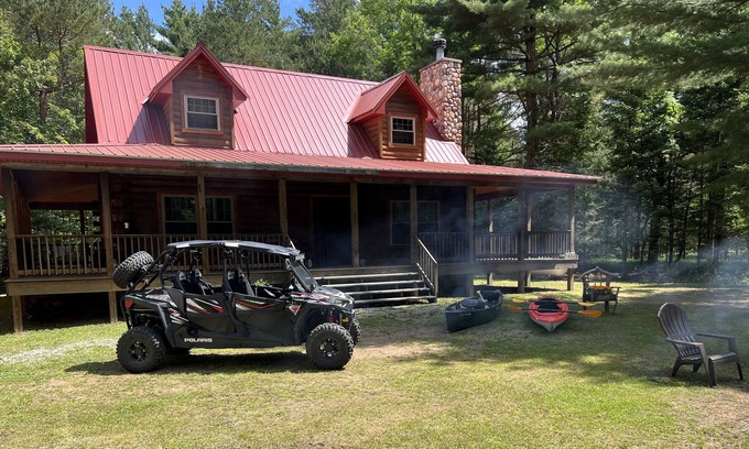 Forestport Cabina | Cozy secluded cabin on a main snowmobile trail we call Rock Inn the Forest