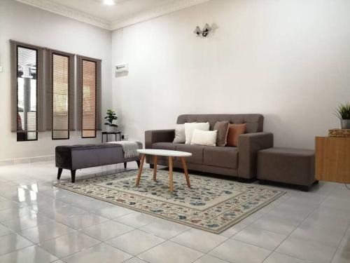 Kampung Serukam Casa | Cozy SEMI-D Home, Bandar Perdana - 3 Airconds