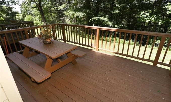 Seven Springs Condominio | Cozy Seven Springs 1 Bedroom Deluxe Condo with Private Deck by RedAwning - Save 10% on 3 Nights, 15% on 5 Nights!