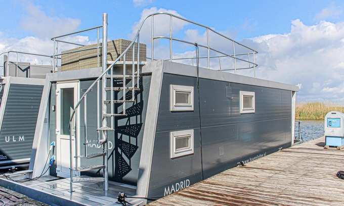 Lelystad Alquiler De Eote | Acogedor barco en Lelystad