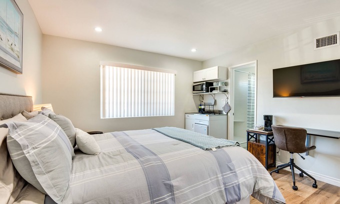 Simi Valley Apartamento | Cozy Simi Valley Studio < 10 Mi to Hiking & Golf