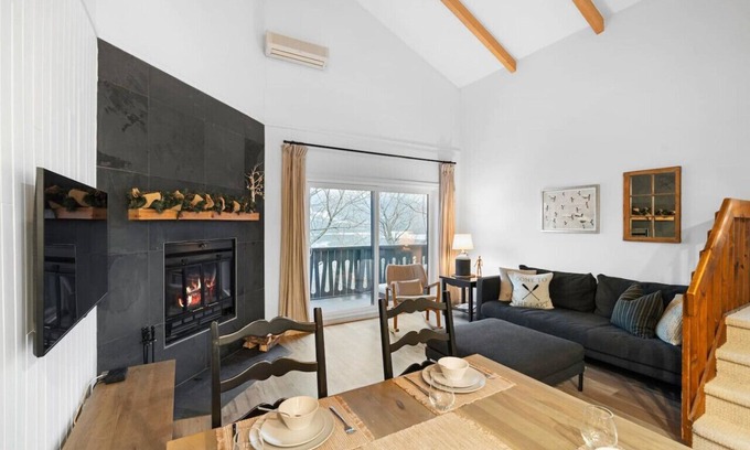 Mont-Tremblant Condominio | Cozy & Simple Condo with Views of Mont-Tremblant