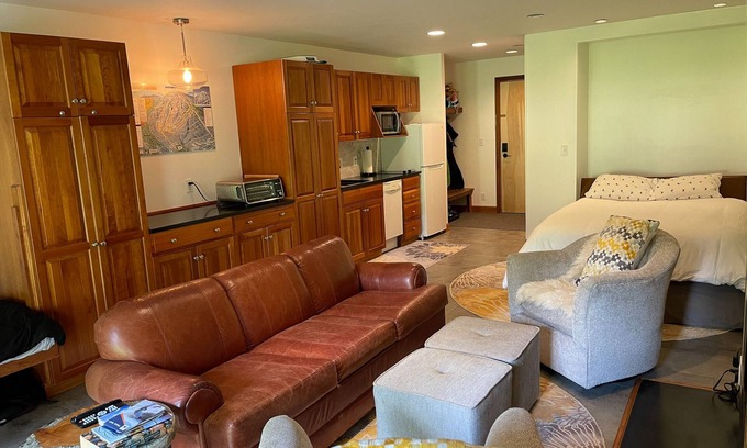 Carrabassett Valley Apartamento | Cozy ski-in/ski-out condo on Sugarloaf Mountain