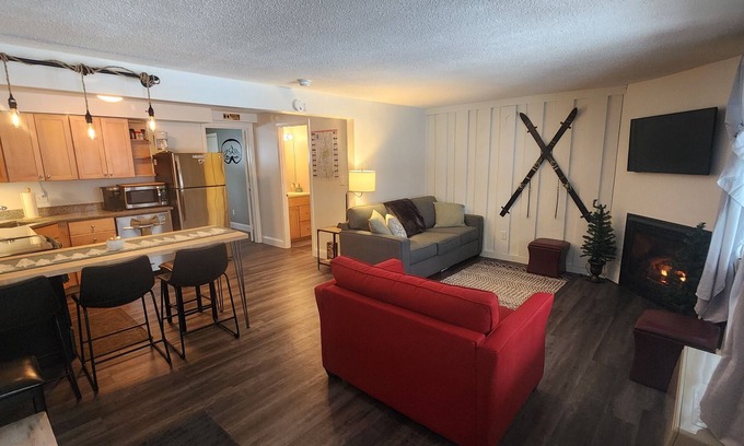 Waterville Valley Condominio | Cozy Ski Retreat at Waterville Valley. Pet Friendly!