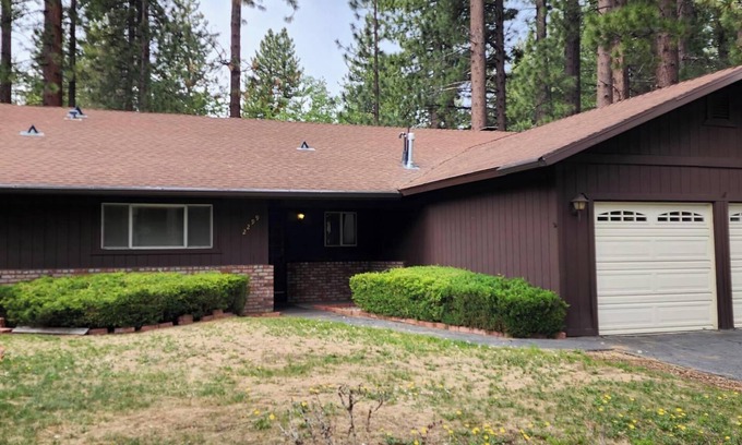 Tallac Village Casa | Cozy Ski retreat near Heavenly Village Tahoe!