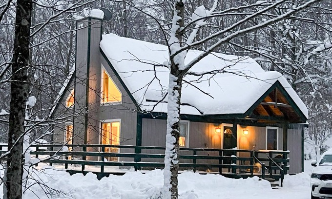 Stratton Mountain Casa | Cozy ski retreat 7 minutes from Stratton's Sunbowl!