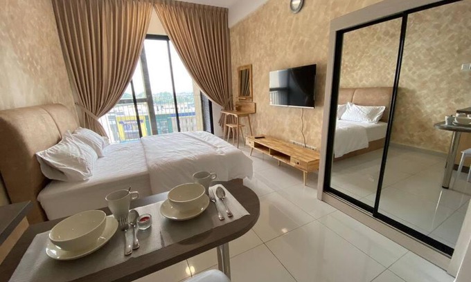 Bukit Indah Apartamento | Cozy Sky Trees with Balcony, Smart TV , Aeon & Pool