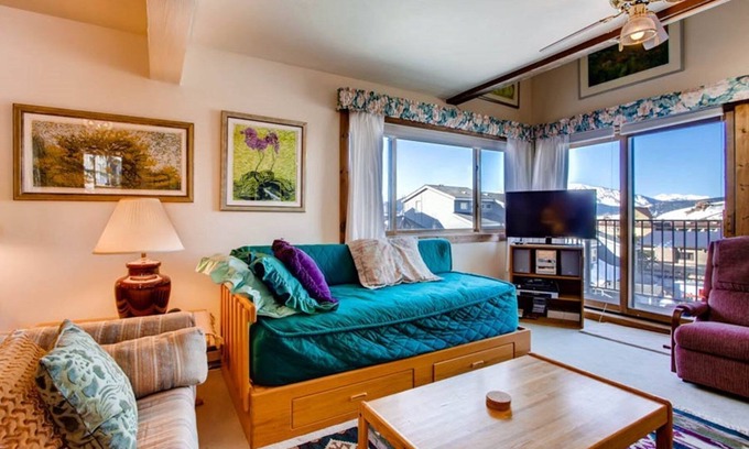 Crested Butte Apartamento | Cozy Slopeside Condo | Private Balcony & Fireplace