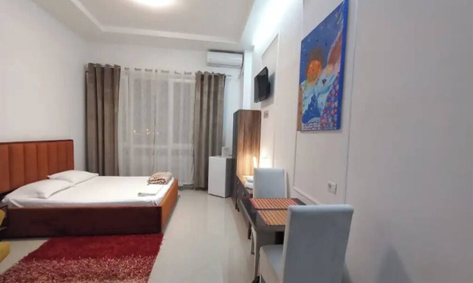 Tirana Condominio | Cozy small apartment with Netflix and AC