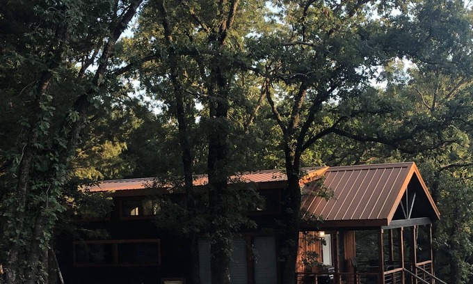 Gordonville Casa | Cozy Small Cabin , located near Lake Texoma . #1 of 2 cabins available