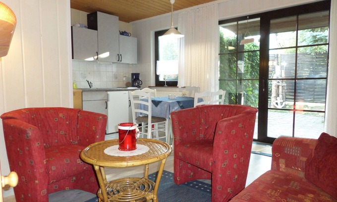 Freest Casa | Acogedora casa de campo pequeña tranquila en el jardín, con sauna, a 350 m de la playa