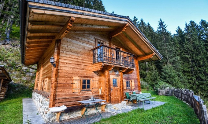 Hippach-Schwendberg Otro | Cozy solid wood alpine hut in the Zillertal Alps