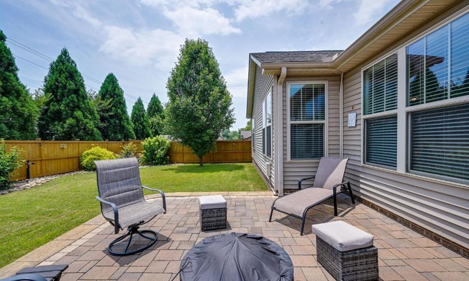 Greenville Casa | Cozy South Carolina Retreat with Patio and Fireplace!