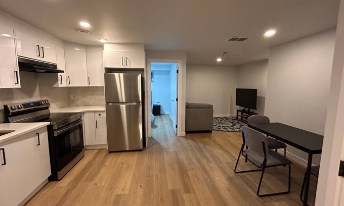 Southeast Edmonton Casa | Cozy spacious 1 bedroom full basement with separate side entrance.