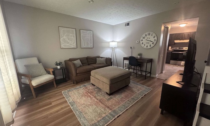 Buechel Casa | Cozy Spacious 2 Bedroom Townhouse Near Bardstown!