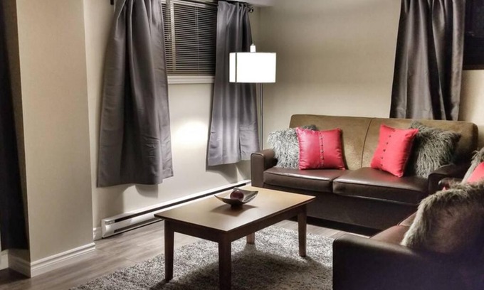Downtown Gatineau Apartamento | Cozy Spacious 2 Bedroom basement Apt by Amazing Property Rentals