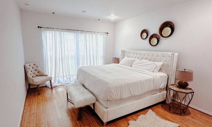 Sawtelle Condominio | Cozy & Spacious 2BR/2BA Pet-Friendly Haven in Los Angeles