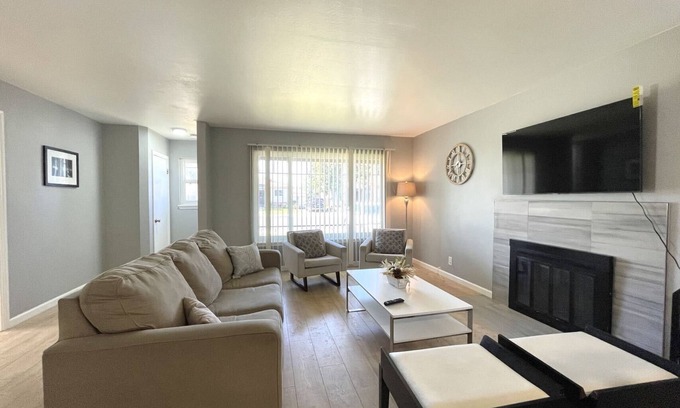 Northside Casa | Cozy Spacious 4B2B close to SJC airport and SAP