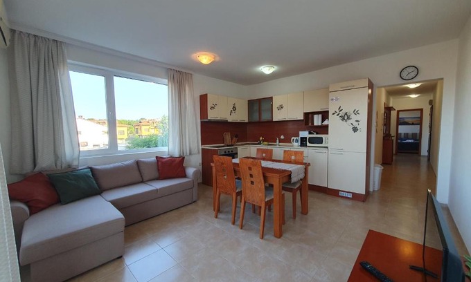 Budjaka Apartamento | Cozy, spacious apartment near Paradise Bay