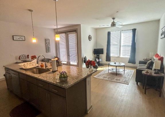 Shockoe Bottom Apartamento | Cozy & Spacious Gem downtown Richmond, mins to VCU