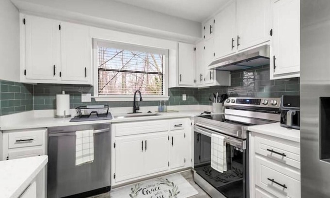 Morrow Casa | Cozy Spacious Haven Near ATL & Hartsfield-Jackson