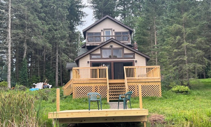 Gilboa Casa | Cozy & Spacious Upstate Lakefront Getaway w/ Private Dock Only 2.5 Hrs from NYC