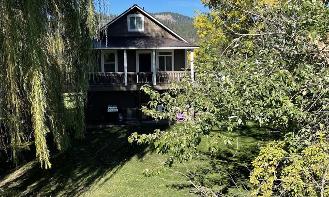 St. Maries Casa | Cozy St. Maries House with Private Dock on St. Joe River!